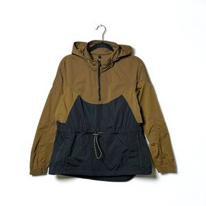 Lululemon Womens Evergreen Anorak in Black & Olive Green